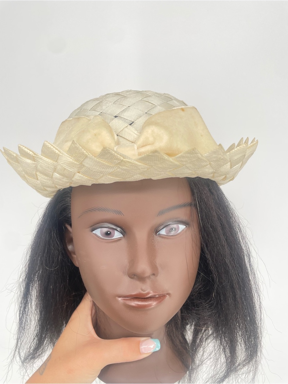 Vintage Cream Off White Woven Straw Hat W Velvet Bow Detail Sunhat Elastic Strap - Picture 15 of 16